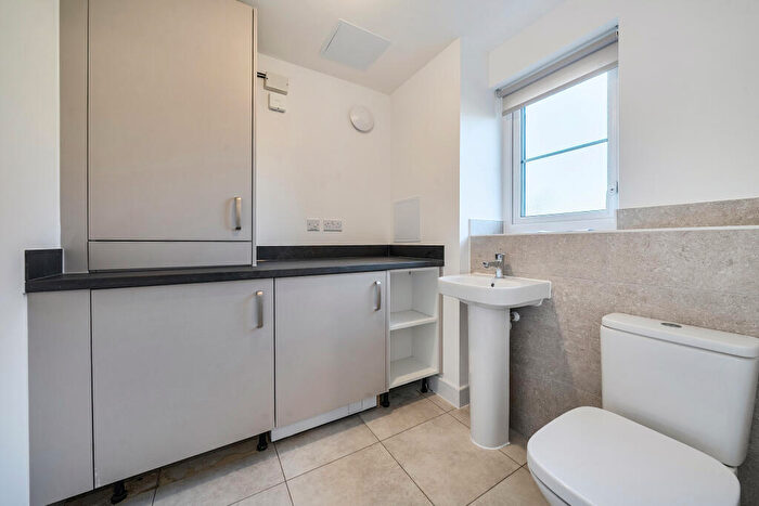 3 Bedroom House To Rent In Throwster Drive, Sudbury, CO10