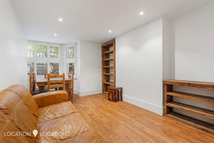2 Bedroom Flat For Sale In Stamford Hill, Woodman Apartments, N16