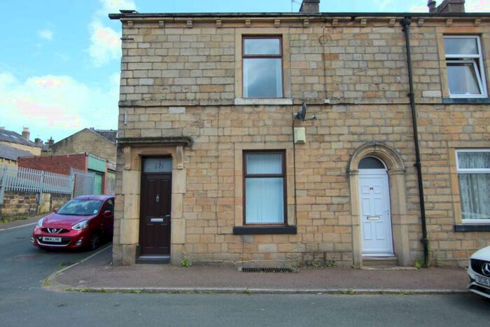 2 Bedroom End Of Terrace House To Rent In White Platts Street, Todmorden, OL14