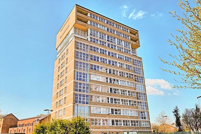 1 Bedroom Apartment To Rent In Apple Building, M40