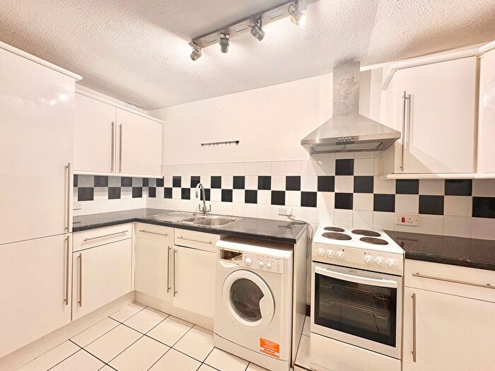 1 Bedroom Flat To Rent In Frensham Road, Southsea, PO4