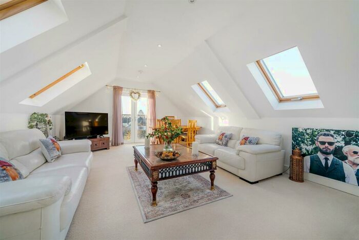 2 Bedroom Flat To Rent In Sanderson Apartments, Beckenham, BR3