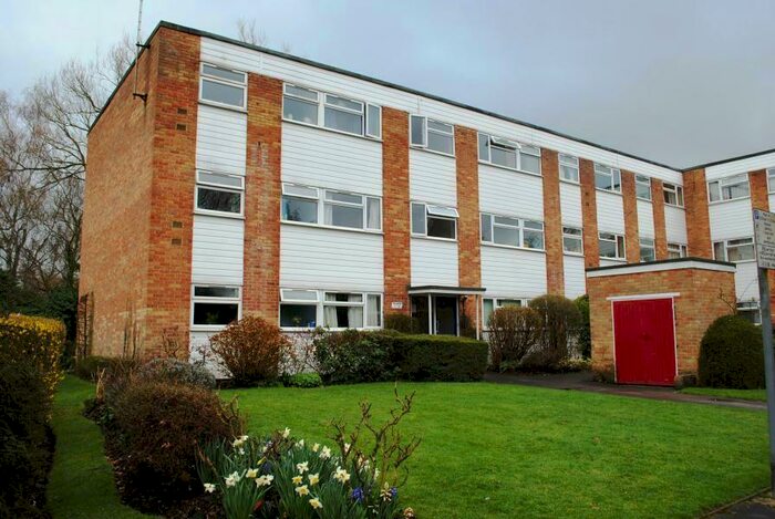 2 Bedroom Apartment To Rent In Woking, GU22