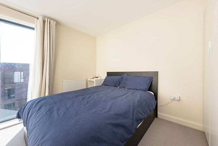 2 Bedroom Flat To Rent In Mornington Close, Colindale, London, NW9