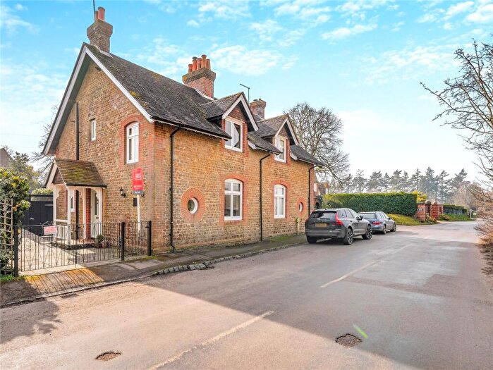 3 Bedroom Semi-Detached House For Sale In The Street, Frensham, Farnham, Surrey, GU10