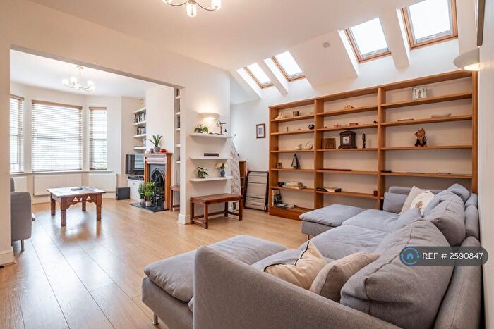 4 Bedroom Semi-Detached House To Rent In Cherry Hinton Road, Cambridge, CB1