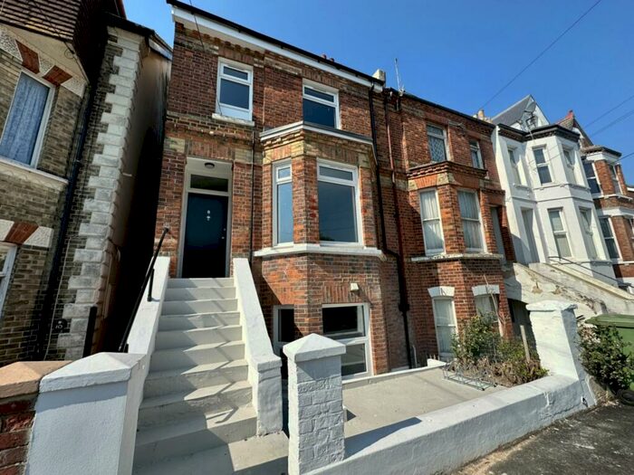 2 Bedroom Flat To Rent In Radnor Bridge Road, Folkestone, CT20