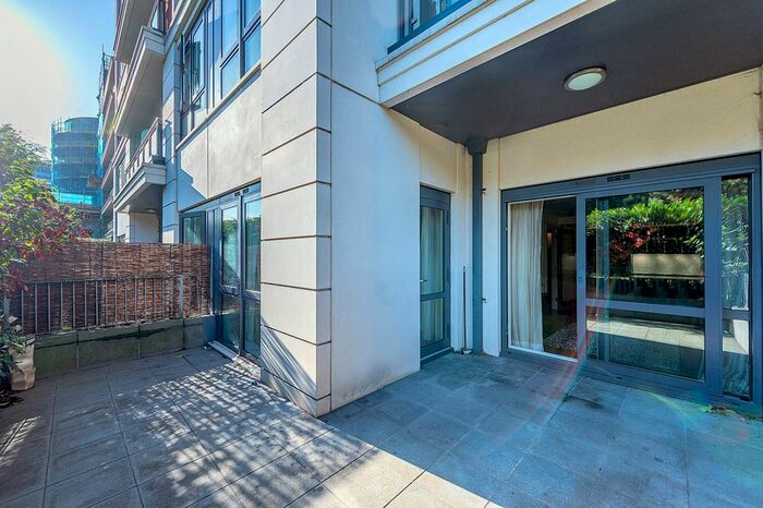 1 Bedroom Flat For Sale In Park Street, Chelsea Creek, London, SW6