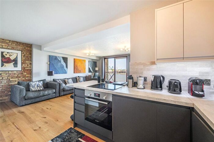 Flat To Rent In Wapping High Street, Wapping, E1W