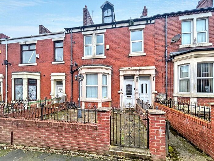 2 Bedroom Flat To Rent In Byron Avenue, Willington Quay, Wallsend, Tyne And Wear, NE28