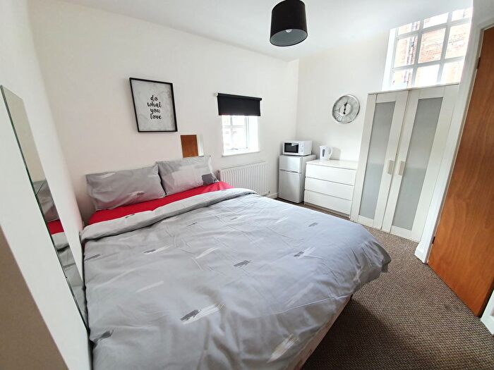 Studio To Rent In Wheelers Fold, Wolverhampton, WV1