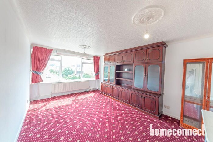 2 Bedroom Flat To Rent In Barton Meadows, Ilford, IG6