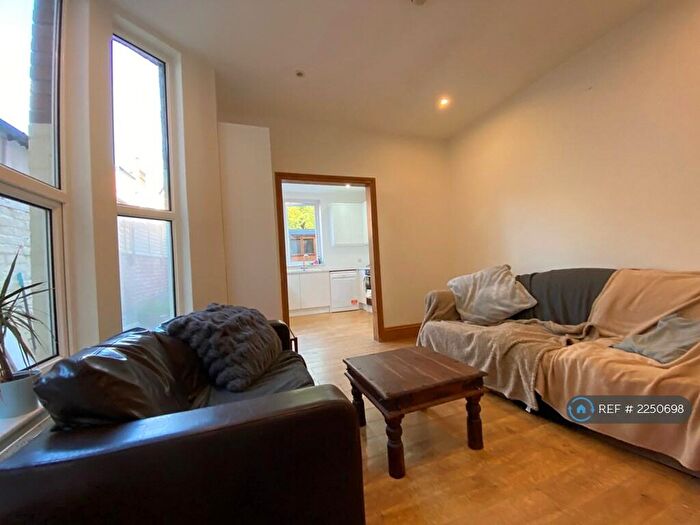 6 Bedroom Terraced House To Rent In Polsloe Road, Exeter, EX1