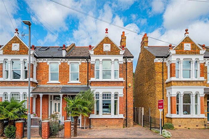 5 Bedroom Semi-Detached House For Sale In Chestnut Grove, New Malden, KT3
