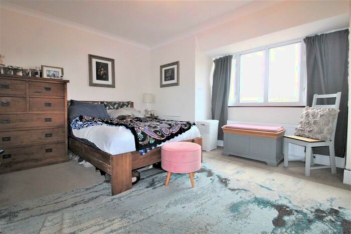 Studio To Rent In Darkes Lane, Potters Bar, EN6