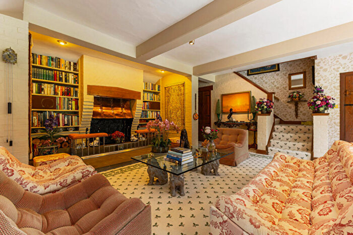 6 Bedroom Country House For Sale In Graffham, Petworth, GU28