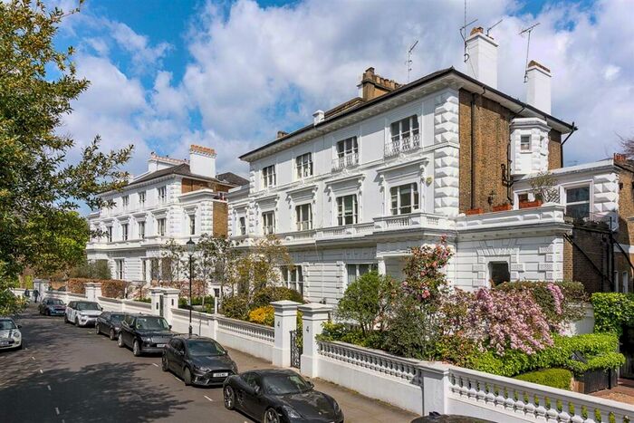 3 Bedroom Flat To Rent In The Boltons, SW10