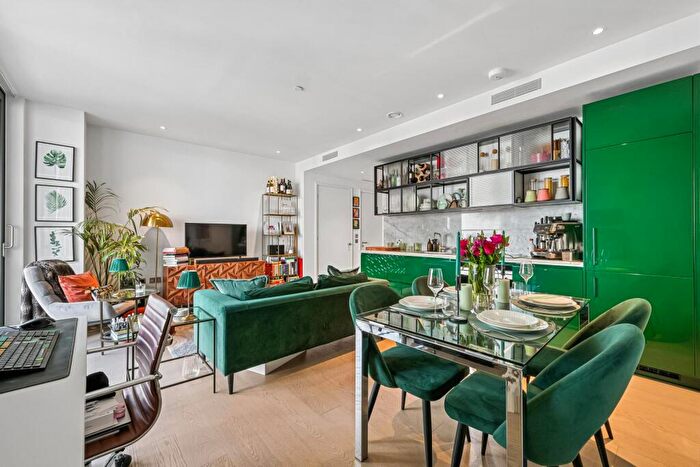 1 Bedroom Apartment For Sale In Bagshaw Building, Wards Place, London, E14