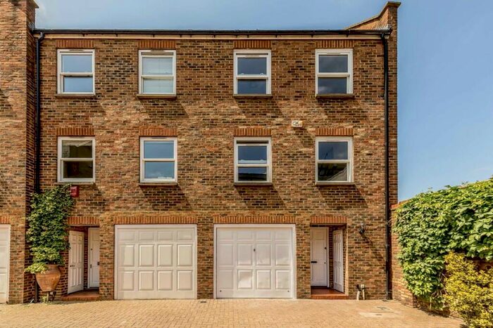 3 Bedroom House To Rent In Liberty Mews, Clapham South, SW12