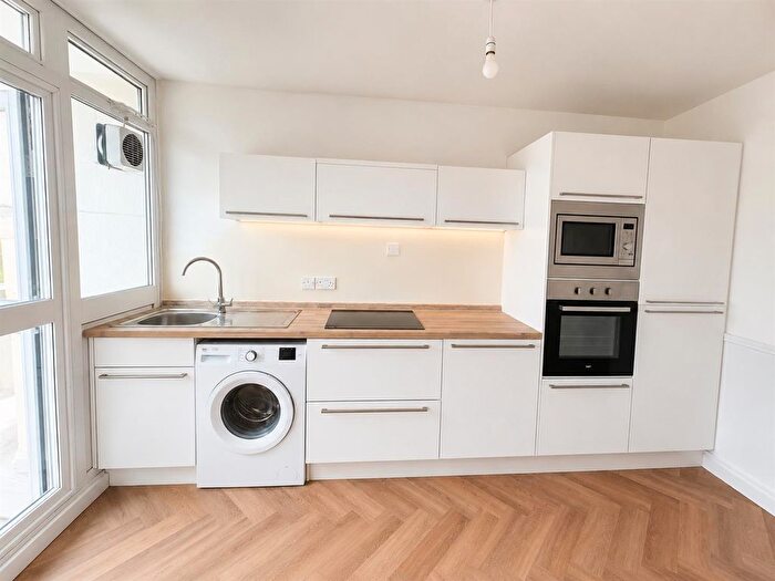 2 Bedroom Flat To Rent In Abbey Road, London, NW6