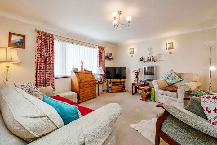 2 Bedroom Bungalow For Sale In Oakland Walk, Dawlish, Devon, EX7