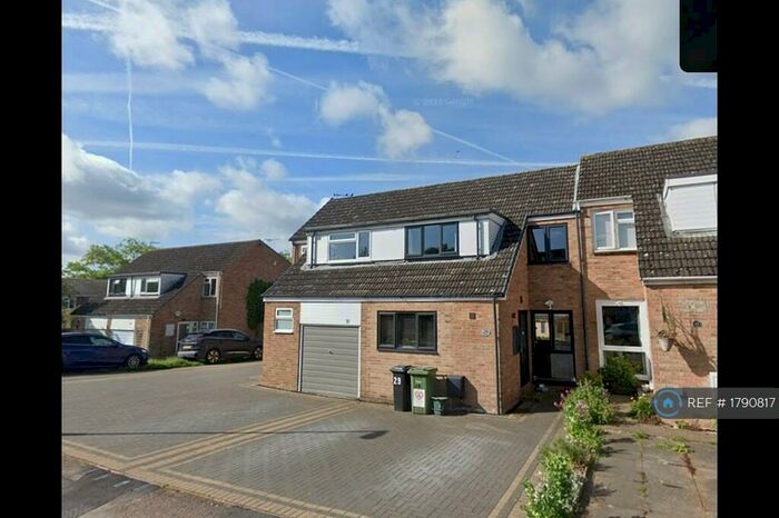 3 Bedroom Terraced House To Rent In Roundhead Drive, Thame, Oxfordshire, OX9