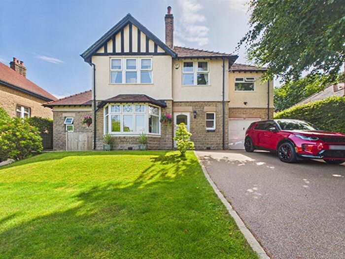 5 Bedroom Detached House For Sale In Macclesfield Road, Buxton, SK17