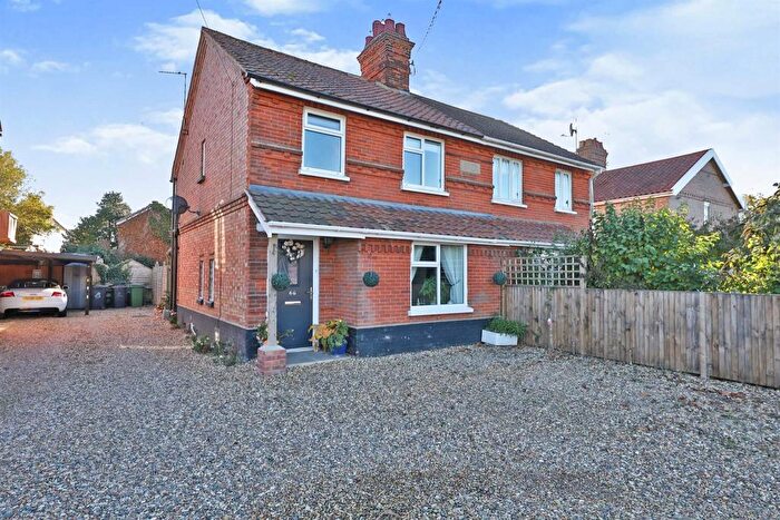 3 Bedroom Semi-Detached House For Sale In Norwich Road, Watton, Thetford, IP25