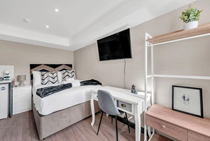 1 Bedroom Studio To Rent In Barrett's Grove, London, N16