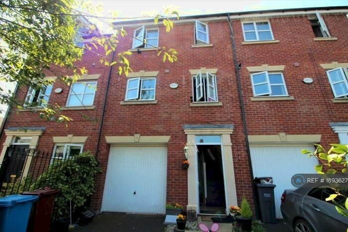 3 Bedroom Terraced House To Rent In Alders Road, Manchester, M22