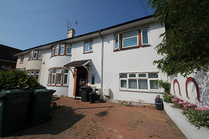 1 Bedroom Flat To Rent In Brookhill, Barnet, EN4