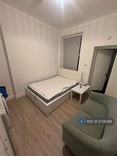 Studio To Rent In Greenleaf Road, London, E17