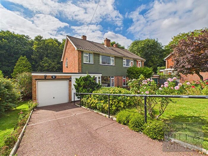 3 Bedroom Semi-Detached House For Sale In Ghyllside Avenue, Hastings, TN34