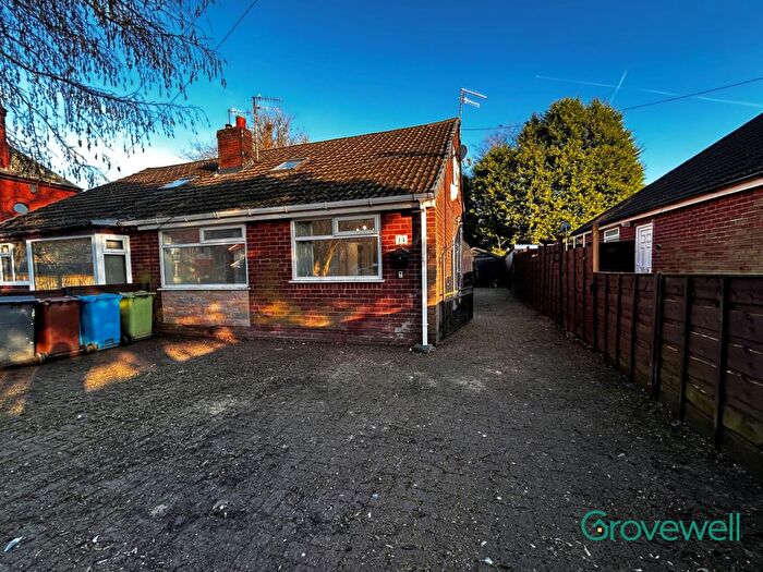 5 Bedroom Bungalow To Rent In Shore Avenue, Shaw, Oldham, OL2