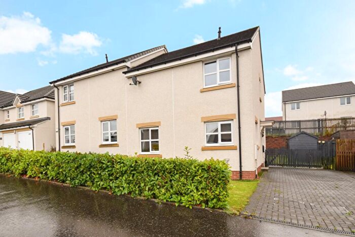 3 Bedroom Semi-Detached House For Sale In Tyndrum Crescent, Hamilton, ML3