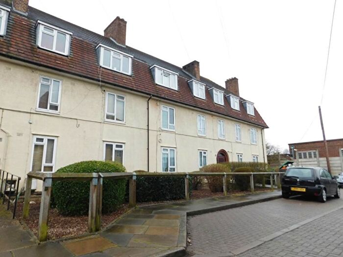 2 Bedroom Flat To Rent In Brants Walk, Hanwell, W7