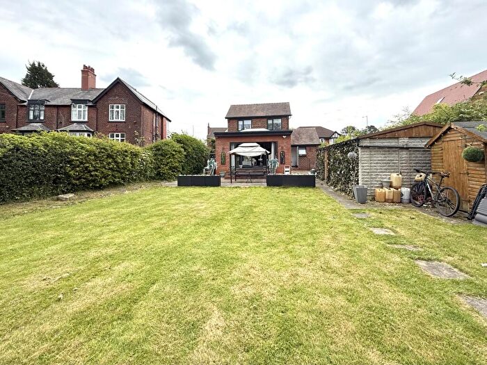 4 Bedroom Detached House For Sale In Mile End Lane, Stockport, SK2