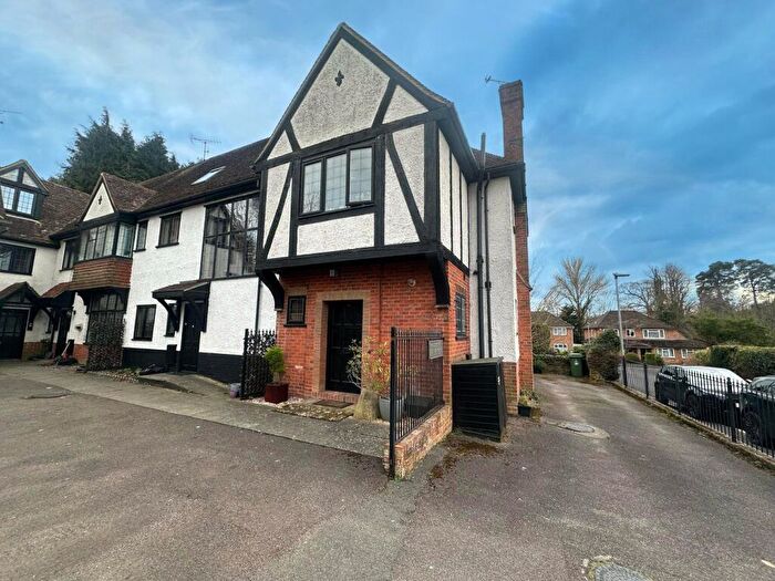 2 Bedroom End Of Terrace House To Rent In Woodridge Close, Bracknell, Berkshire, RG12