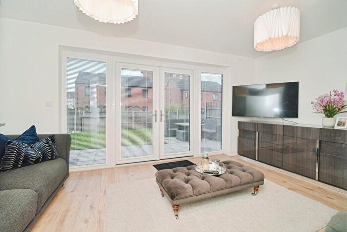 4 Bedroom Semi-Detached House For Sale In Danesdale Drive, Manchester, M4