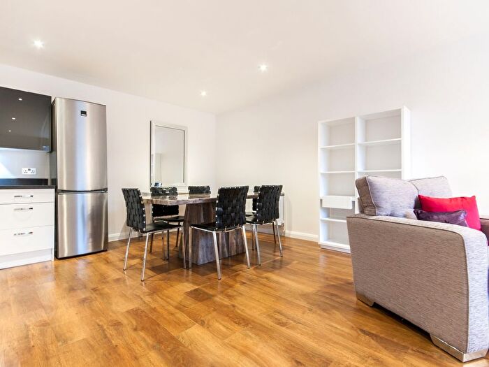 2 Bedroom Flat To Rent In Mill Street, City Centre, OX2