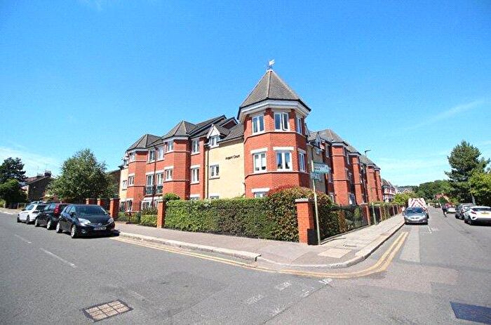 Apartment For Sale In Leicester Road, Barnet, Hertfordshire, EN5