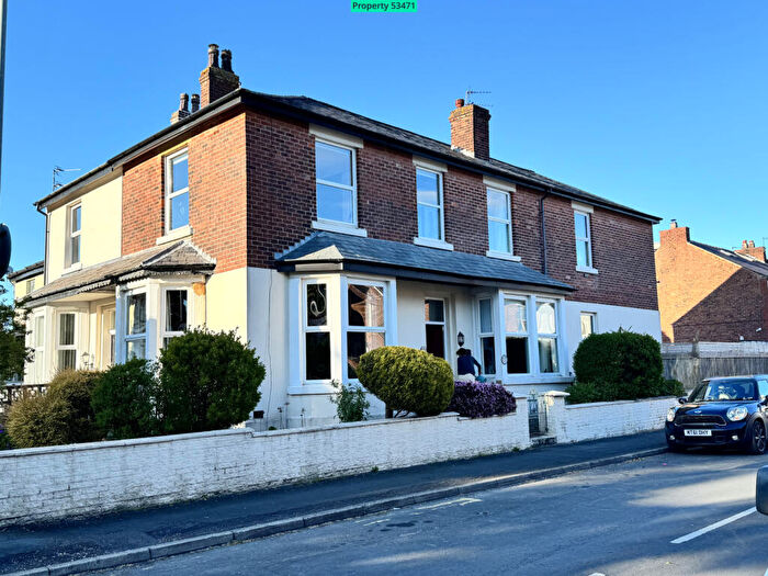 5 Bedroom Semi-Detached House For Sale In Hayfield Avenue, Poulton-le-Fylde, FY6