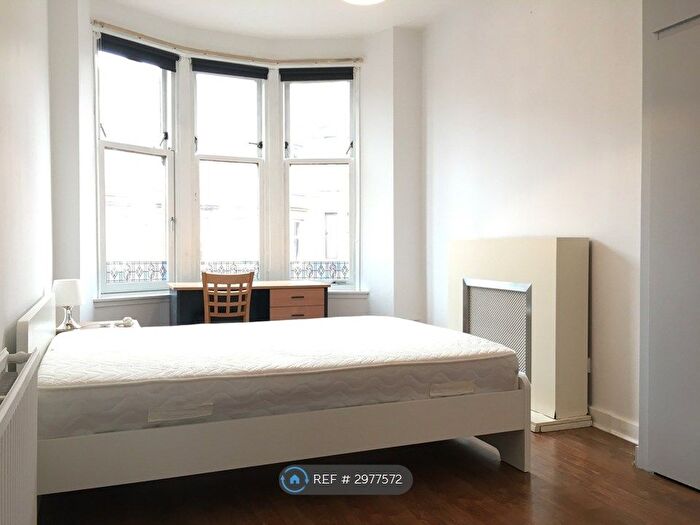 2 Bedroom Flat To Rent In Dumbarton Road, Glasgow, G11