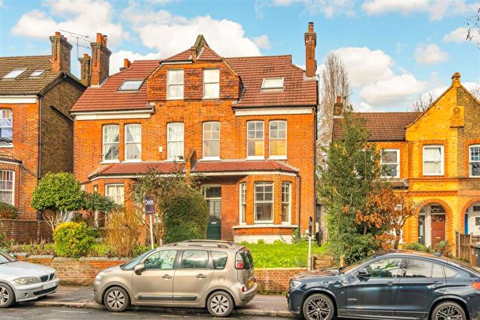 1 Bedroom Flat For Sale In Adelaide Avenue, Brockley, SE4