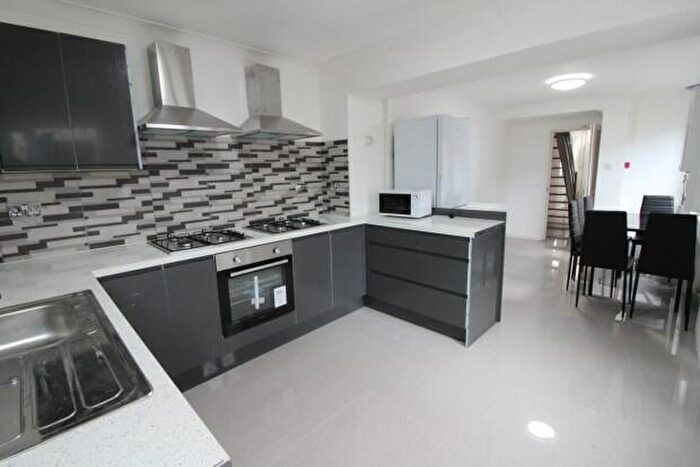 6 Bedroom Terraced House To Rent In May Street Cardiff, CF24