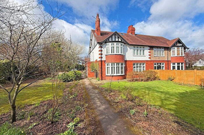 4 Bedroom Semi Detached House For Sale In Woodlands Drive, Harrogate, HG2