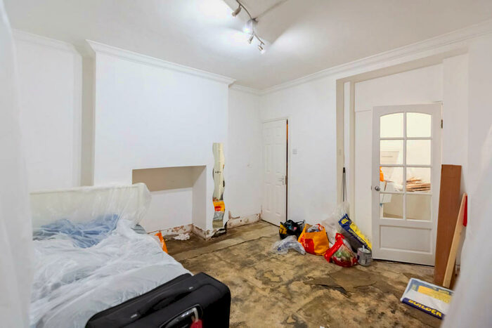 Studio To Rent In Eversholt Street, Camden, London, NW1