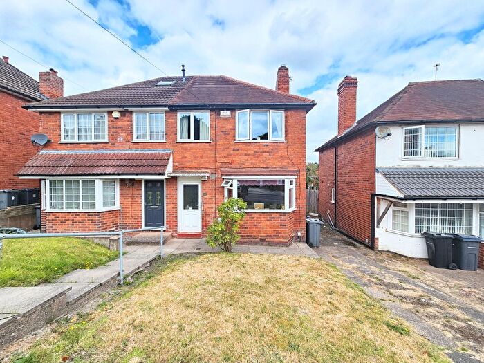 3 Bedroom Semi Detached House For Sale In Holmesfield Road, Great Barr, B42
