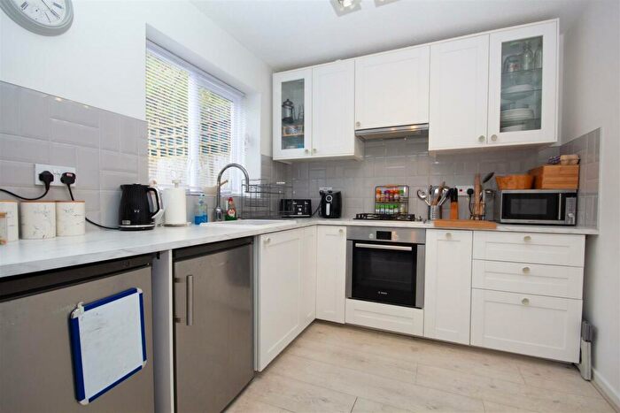 3 Bedroom Town House For Sale In Elvington Close, Congleton, Cheshire, CW12