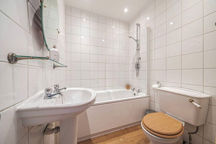1 Bedroom Flat For Sale In Charlwood Street, Pimlico, London, SW1V